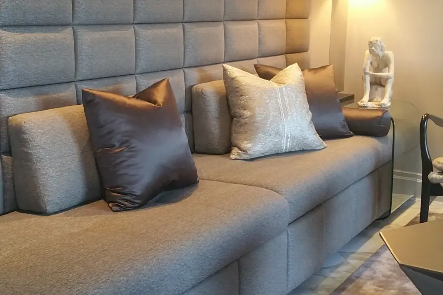 Altus Banquette