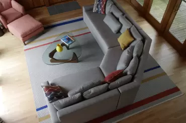 A fantastic interpretation by Kim Tyler of our versatile Beekman sectional. Completely custom made to flawlessly fit the space.