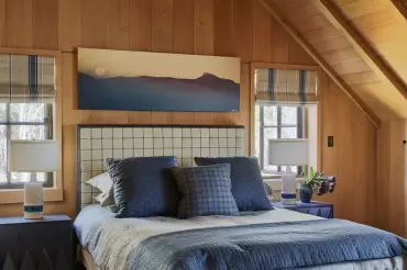 Our jefferson bed in a sophisticated country setting. Warm and cozy!